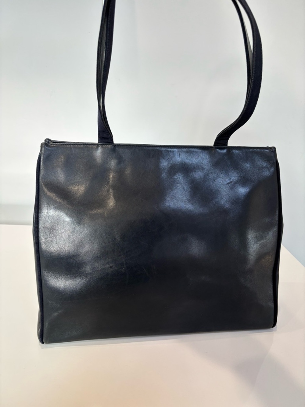 Salvatore Ferragamo Navy Leather Vara Bow Tote Bag Gancini Gold Hardware Italy - Picture 3 of 8